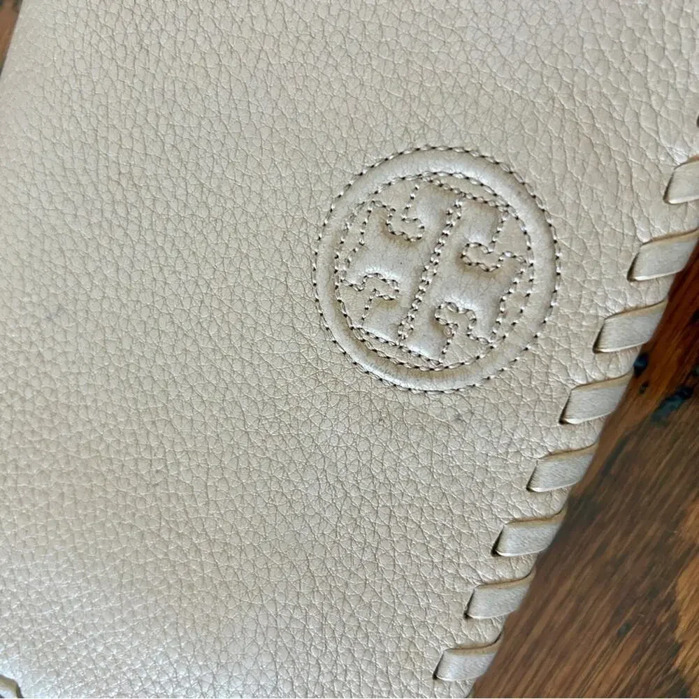 Tory Burch Marion Multi-Gusset Continental Zipped Wallet in Light Oak